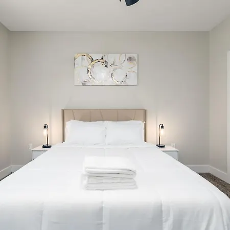 Stylish 1Br In At The Crossing Apartment
